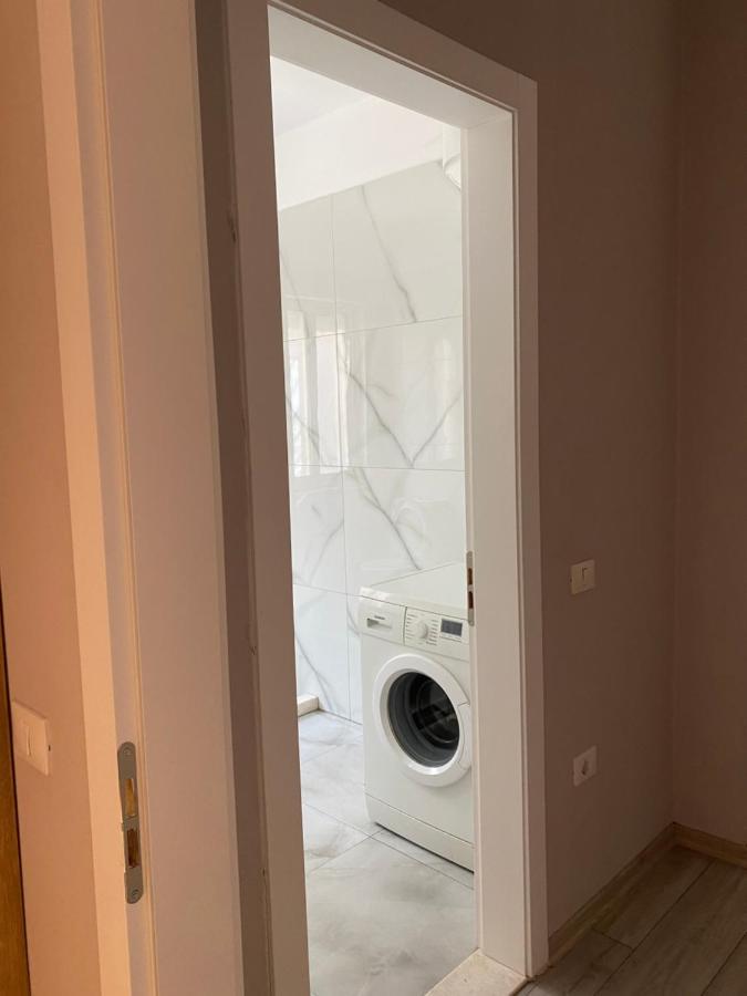 Apartment Newly Renovated One Bedroom In *
